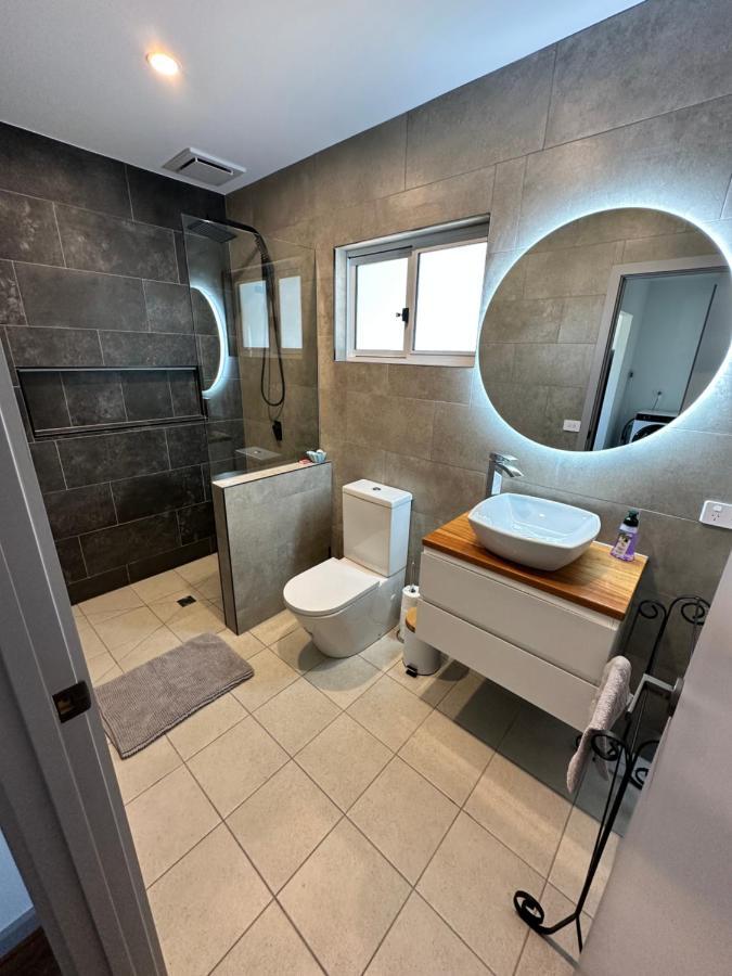 Luxury Holiday Unit 8Min Walk To Town Center With Boat Parking Mallacoota Esterno foto